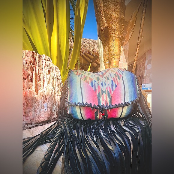$770~TOTEM SALVAGED Western Saltillo Serape Leather Fringe Crossbody Purse - Picture 4 of 14